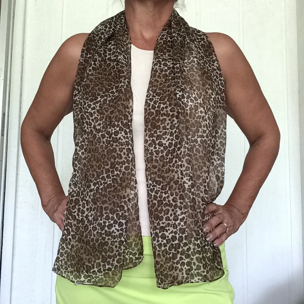LEOPARD PRINT SCARF
